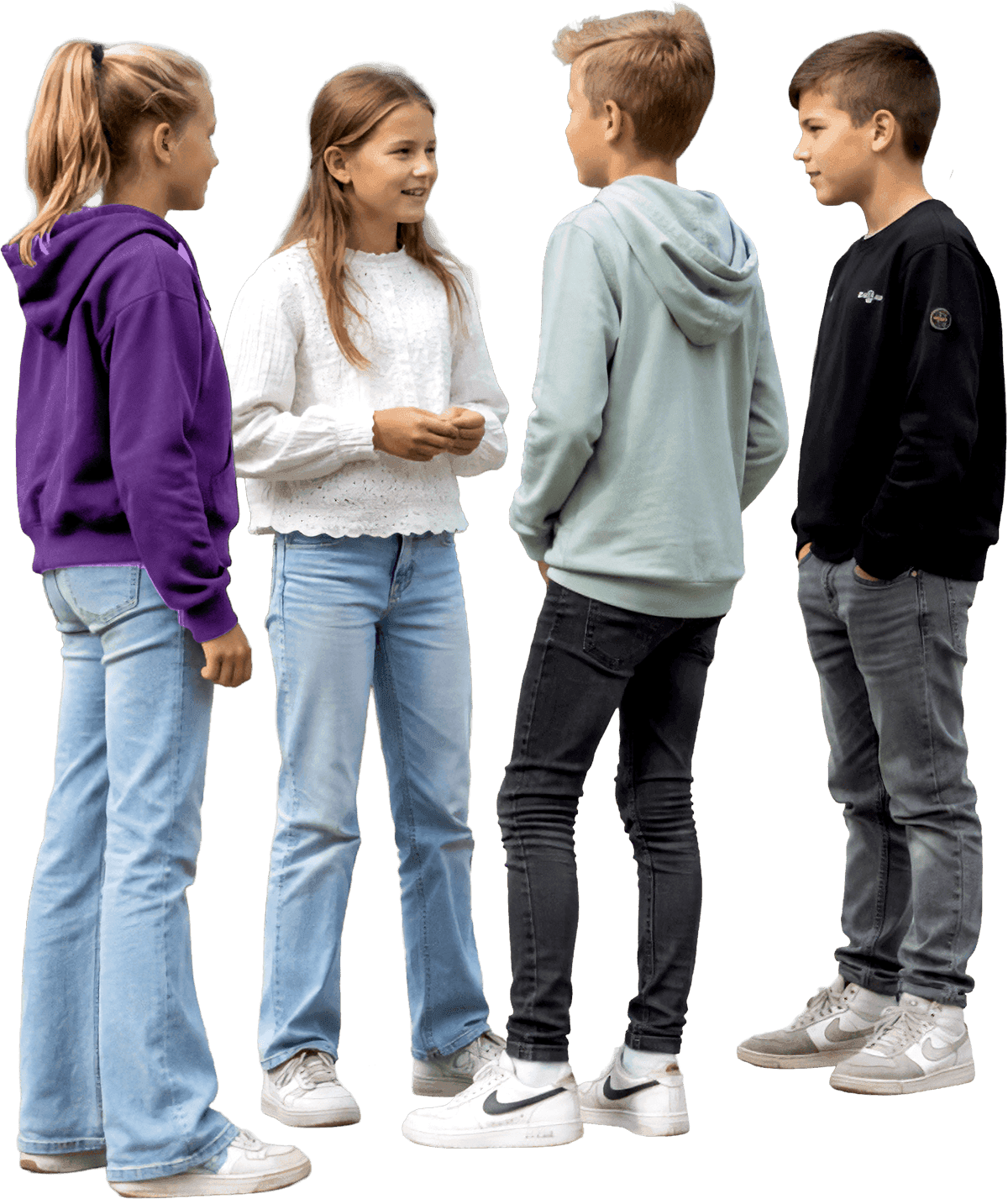 Leerlingen in gesprek op het schoolplein