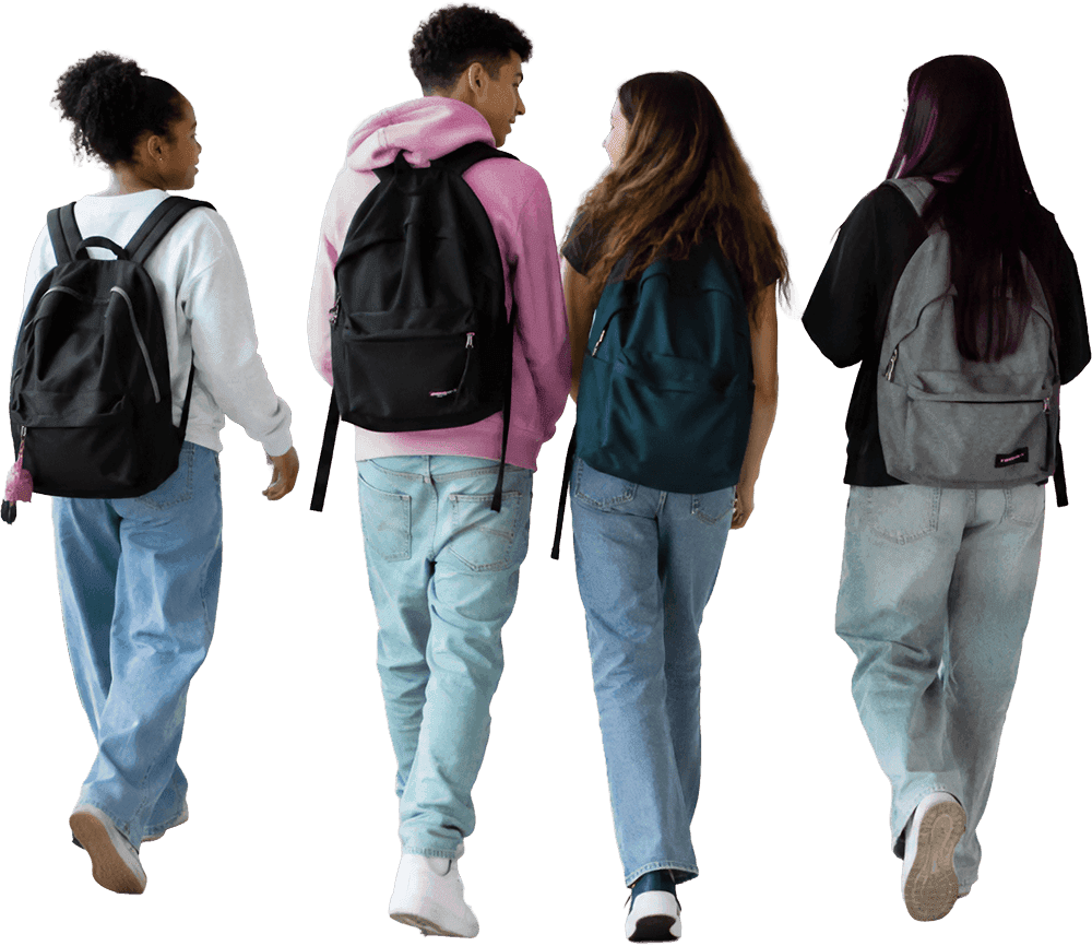 Studenten lopen samen door de gang